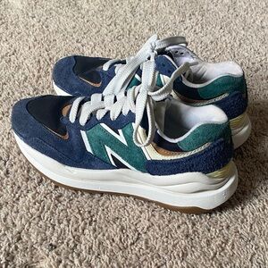 New Balance Navy and Teal Sneakers